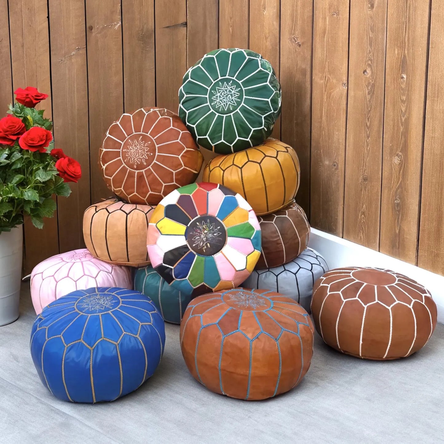 Pouf Marocain en Cuir Authentique – Fait Main avec Couture Blanche | Housse Non Remplie